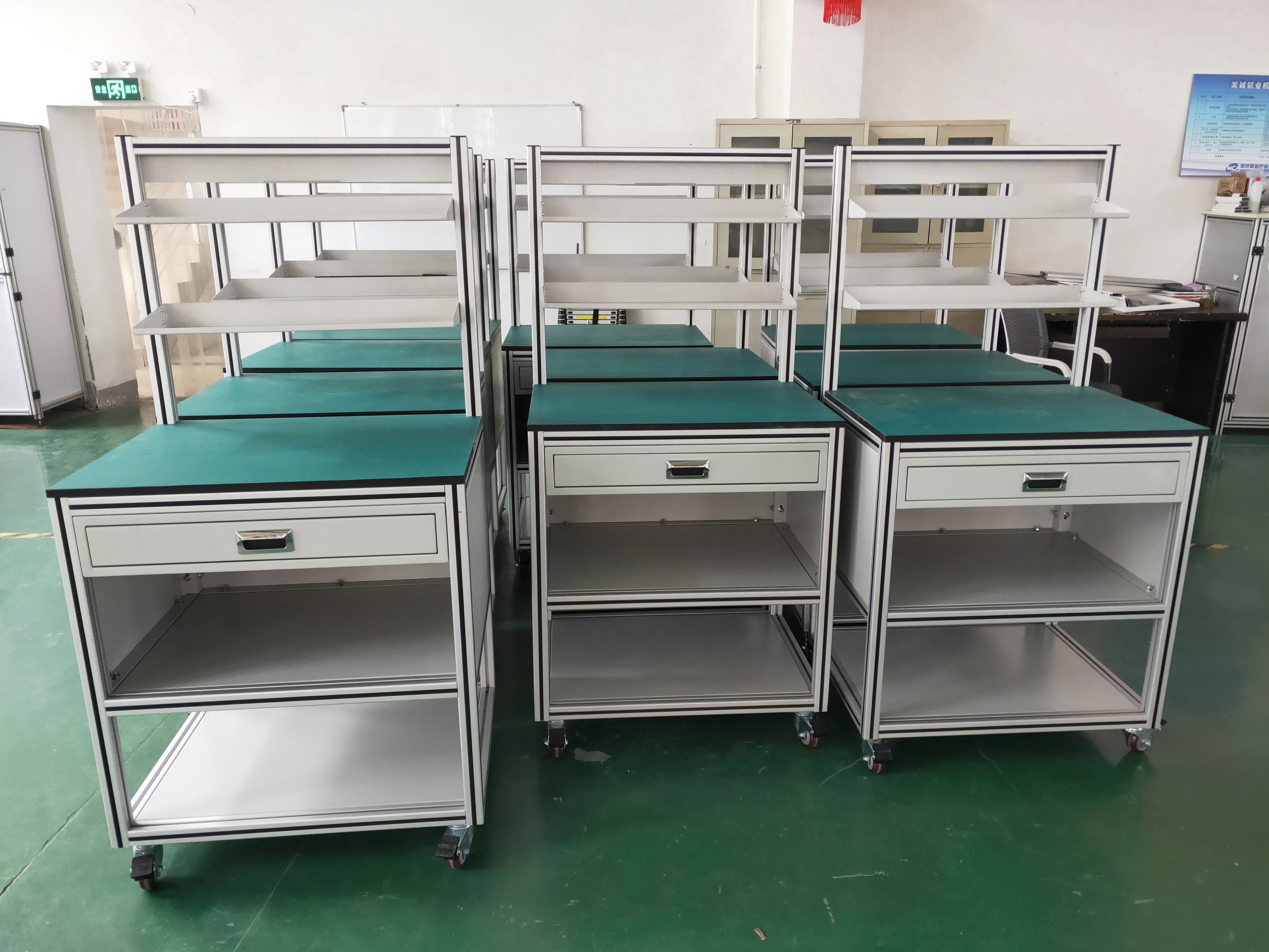 有多少廠家可以制作出防靜電操作臺？